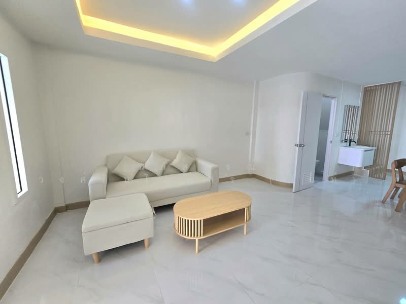 หมู่บ้านร่มทิพย์ หทัยราษฎร์33 คลองสามวา, กรุงเทพ, หทัยราษฎร์33, บางชัน, คลองสามวา, กรุงเทพ, 80 ตร.ม., ทาวน์เฮ้าส์ ขาย, โดย นภัสศรณ์ วงศ์สินไทยกร (นันท์), 500159674 - DDproperty.com