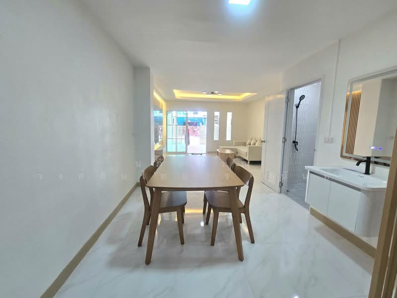 หมู่บ้านร่มทิพย์ หทัยราษฎร์33 คลองสามวา, Bangkok, หทัยราษฎร์33, Bang Chun, Khlong Sam Wa, Bangkok, 2 Bedrooms, 80 sqm, Townhouse For Sale, by นภัสศรณ์ วงศ์สินไทยกร (นันท์), 500159674 - DDproperty.com
