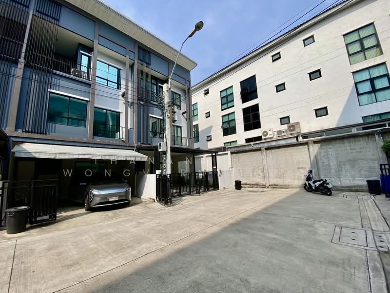 Sammakorn Avenue Ramintra-Wongwaen : สัมมากร อเวนิว รามอินทรา-วงแหวน, กรุงเทพ, ถนนกาญจนาภิเษก, ท่าแร้ง, บางเขน, กรุงเทพ, 194 ตร.ม., ทาวน์เฮ้าส์ ให้เช่า, โดย Thananthorn Wongvarnkaseam, 500159675 - DDproperty.com