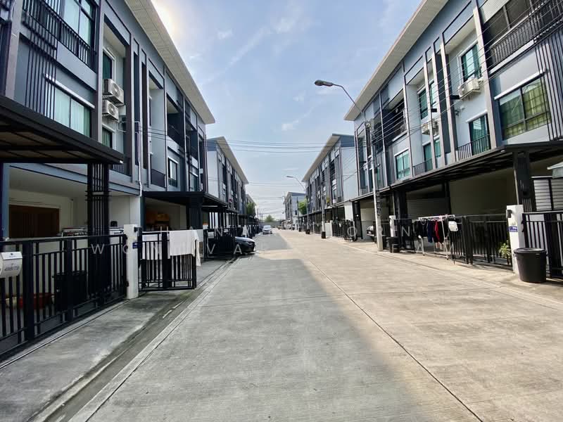 Sammakorn Avenue Ramintra-Wongwaen, Bangkok, Kanchanaphisek Road, Tha Rang, Bang Khen, Bangkok, 3 Bedrooms, 194 sqm, Townhouse For Rent, by Thananthorn Wongvarnkaseam, 500159675 - DDproperty.com