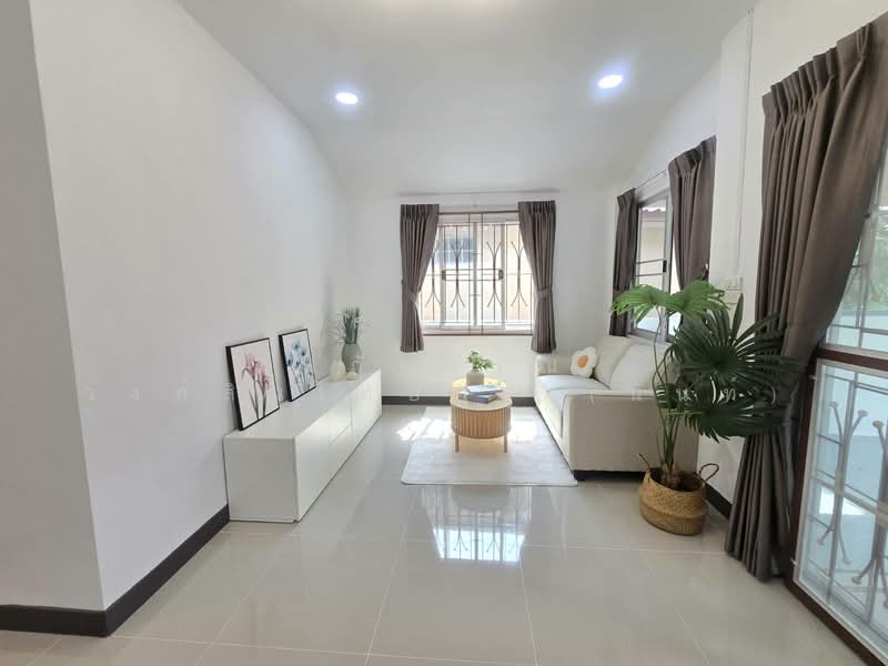 หมู่บ้าน เพ็ญสิริเพลส ถนนสุวินทวงศ์45 หนองจอก, Bangkok, สุวินทวงศ์45, Krathum Rai, Nong Chok, Bangkok, 3 Bedrooms, 150 sqm, Single Detached House For Sale, by นภัสศรณ์ วงศ์สินไทยกร (นันท์), 500159700 - DDproperty.com