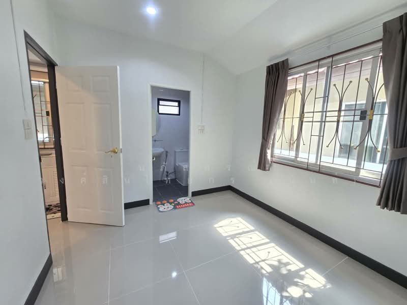 หมู่บ้าน เพ็ญสิริเพลส ถนนสุวินทวงศ์45 หนองจอก, Bangkok, สุวินทวงศ์45, Krathum Rai, Nong Chok, Bangkok, 3 Bedrooms, 150 sqm, Single Detached House For Sale, by นภัสศรณ์ วงศ์สินไทยกร (นันท์), 500159700 - DDproperty.com