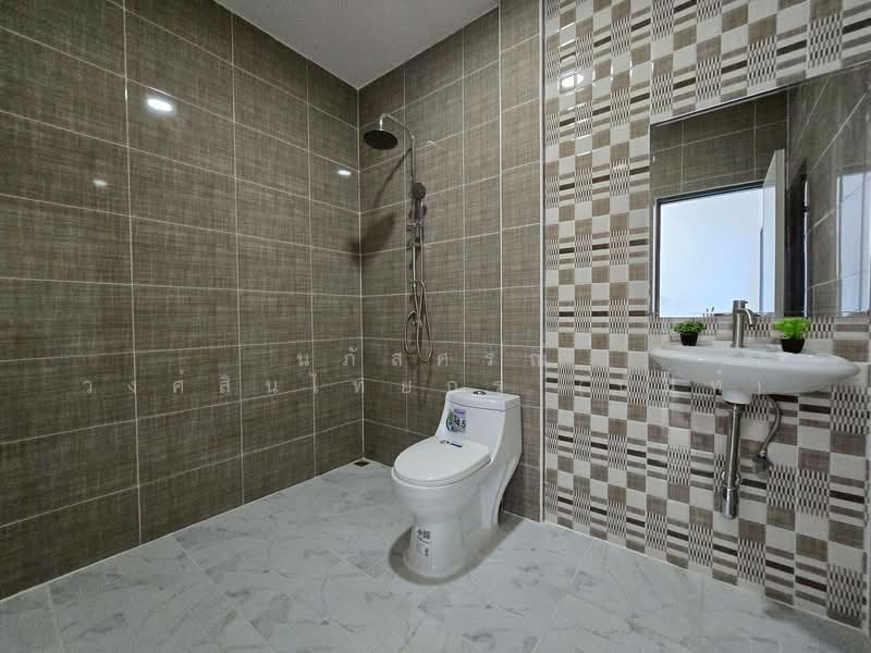 หมู่บ้าน ทหารกองหนุน พระยาสุเรนทร์28 คลองสามวา, Bangkok, พระยาสุเรนทร์28, Bang Chun, Khlong Sam Wa, Bangkok, 2 Bedrooms, 80 sqm, Townhouse For Sale, by นภัสศรณ์ วงศ์สินไทยกร (นันท์), 500159708 - DDproperty.com