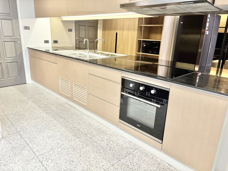 Fifty Fifth Tower : ฟิฟตี้ฟิฟท์ ทาวเวอร์, กรุงเทพ, 84 ซอยสุขุมวิท 55 ถนนสุขุมวิท, คลองตันเหนือ, วัฒนา, กรุงเทพ, 250 ตร.ม., คอนโด ให้เช่า, โดย Nuttanun Weerasathapanakul, 500159734 - DDproperty.com