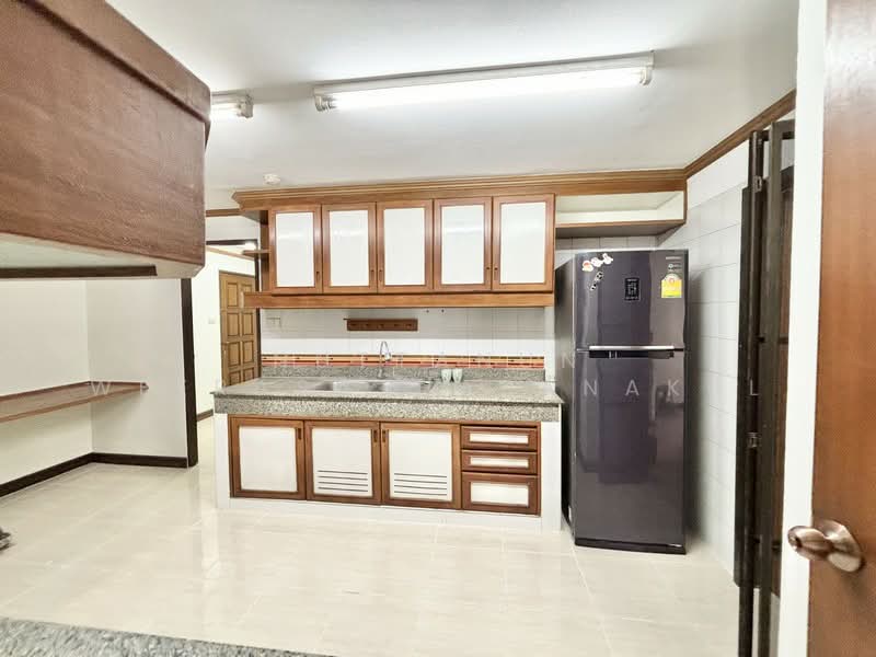 Fifty Fifth Tower, Bangkok, 84 Soi Sukhumvit 55, Sukhumvit Road, Khlong Tan Nua, Watthana, Bangkok, 3 Bedrooms, 230 sqm, Condo For Rent, by Nuttanun Weerasathapanakul, 500159742 - DDproperty.com