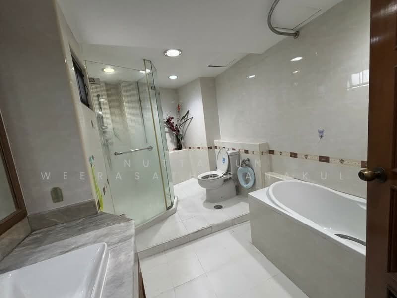 Fifty Fifth Tower : ฟิฟตี้ฟิฟท์ ทาวเวอร์, กรุงเทพ, 84 ซอยสุขุมวิท 55 ถนนสุขุมวิท, คลองตันเหนือ, วัฒนา, กรุงเทพ, 230 ตร.ม., คอนโด ให้เช่า, โดย Nuttanun Weerasathapanakul, 500159742 - DDproperty.com