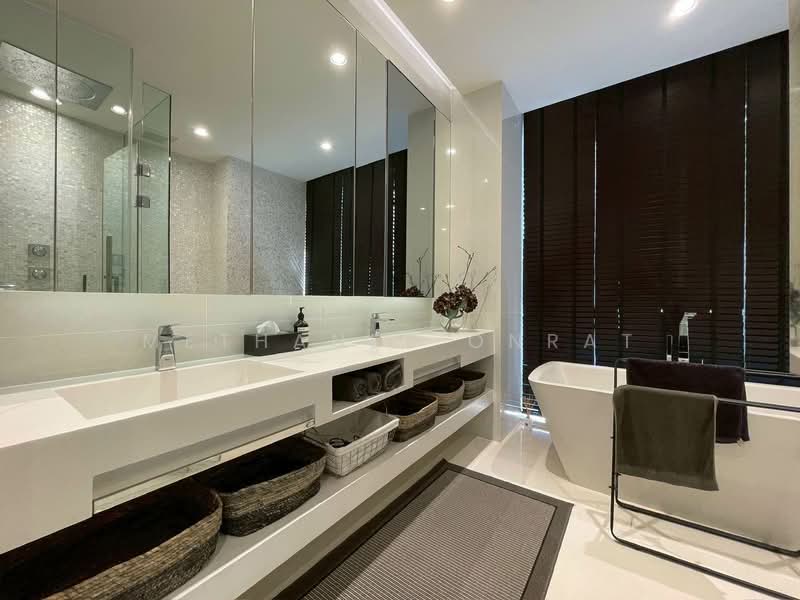 Vittorio 39, Bangkok, 8 Sukhumvit, Khlong Tan Nua, Watthana, Bangkok, 2 Bedrooms, 120 sqm, Condo For Rent, by Methanee Onrat, 500159761 - DDproperty.com