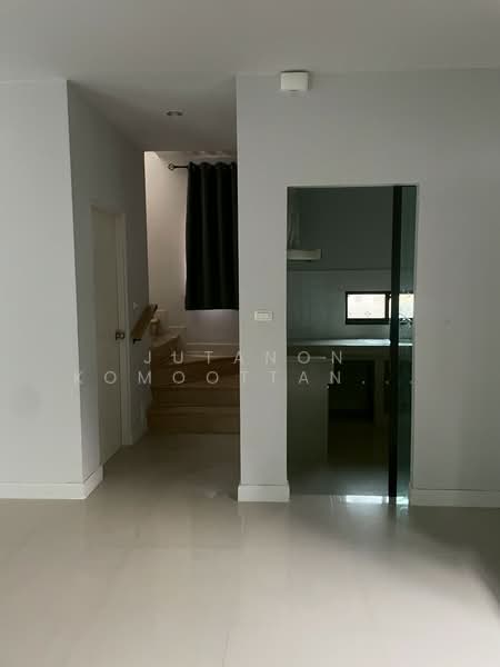 Kanasiri Wongwaen Lumlukka, Pathum Thani, Kanchanaphisek Ring, Bung Kham Proi, Lam Luk Ka, Pathum Thani, 5 Bedrooms, 219 sqm, Single Detached House For Rent, by Jutanon Komoottanaruk, 500159843 - DDproperty.com