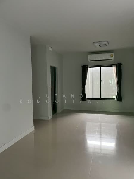 Kanasiri Wongwaen Lumlukka, Pathum Thani, Kanchanaphisek Ring, Bung Kham Proi, Lam Luk Ka, Pathum Thani, 5 Bedrooms, 219 sqm, Single Detached House For Rent, by Jutanon Komoottanaruk, 500159843 - DDproperty.com