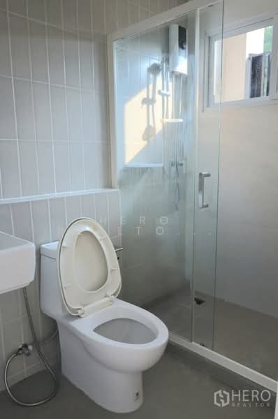 For rent 3 Bedroom Townhouse in Indy Bangna Ramkhamhaeng 2 in Dokmai, Prawet, Bangkok hre00245, Bangkok, Dok Mai, Prawet, Bangkok, 3 Bedrooms, 122 sqm, Townhouse For Rent, by Hero Realtor Co., Ltd., 500159870 - DDproperty.com