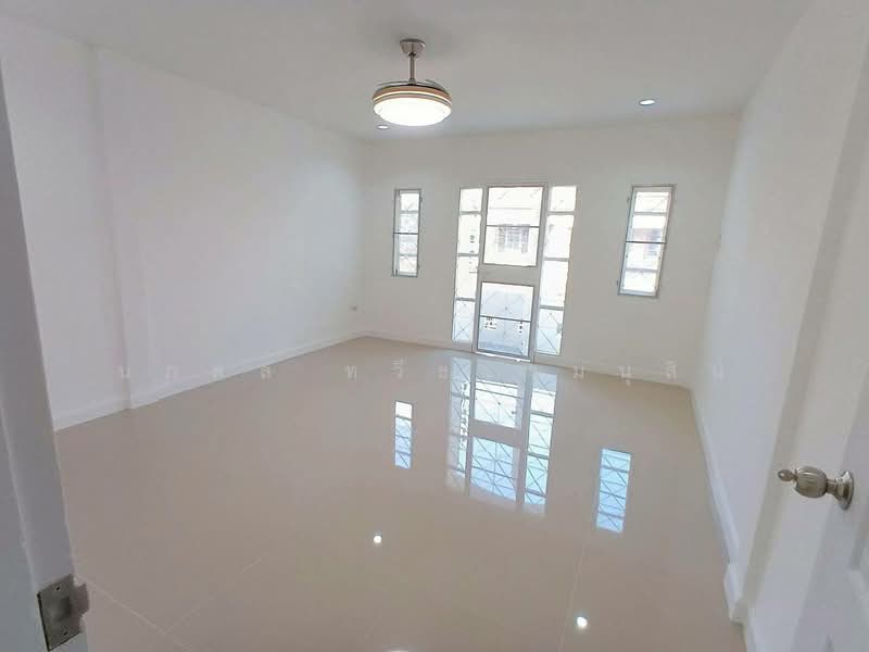 หมู่บ้านเคซี3 หทัยราษฎร์39, กรุงเทพ, สามวาตะวันตก, คลองสามวา, กรุงเทพ, 106 ตร.ม., ทาวน์เฮ้าส์ ขาย, โดย นภดล ทวีธรรมนุสิน, 500159886 - DDproperty.com