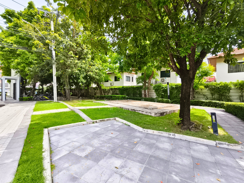 Patio Rama 9-Pattanakarn, Bangkok, Soi Pattanakarn 32, Pattanakarn Road, Suan Luang, Suan Luang, Bangkok, 3 Bedrooms, 220 sqm, Townhouse For Sale, by จิระเมศร์ วราสิทธิ์สิริ, 500159907 - DDproperty.com