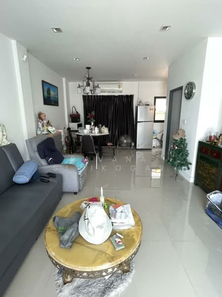 ทาวน์เฮ้าส์ 3-ห้องนอน, กรุงเทพ, ลาดพร้าว, ลาดพร้าว, กรุงเทพ, 204 ตร.ม., ทาวน์เฮ้าส์ ให้เช่า, โดย Pavana Sirikogar, 500160000 - DDproperty.com