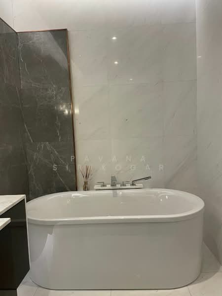 Sindhorn Tonson, Bangkok, 89 Soi Tonson Sarasin Road, Lumphini, Pathum Wan, Bangkok, 1 Bedroom, 86 sqm, Condo For Rent, by Pavana Sirikogar, 500160010 - DDproperty.com