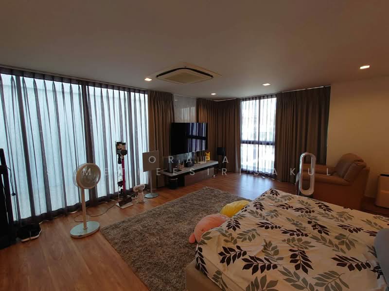 Glam, Bangkok, 161 Soi Satriwitthaya 2 Junction 23, Lat Phrao, Lat Phrao, Bangkok, 3 Bedrooms, 385 sqm, Townhouse For Sale, by Orapa Sumetheesirisakul, 500160031 - DDproperty.com