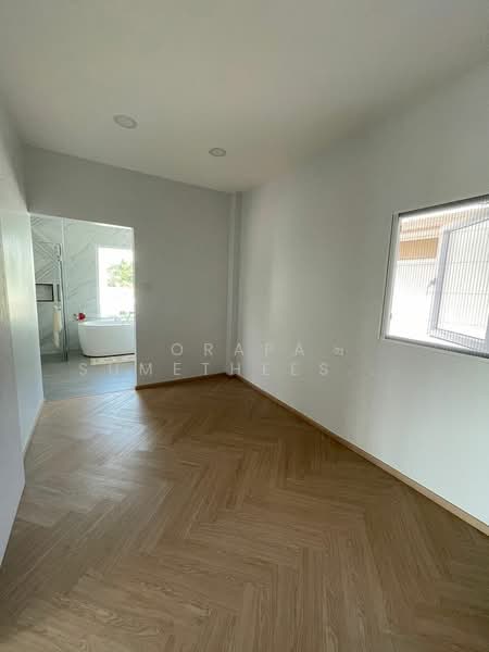 Sukhumvit Garden City 2, Bangkok, Bang Chak, Phra Khanong, Bangkok, 4 Bedrooms, 250 sqm, Single Detached House For Sale, by Orapa Sumetheesirisakul, 500160114 - DDproperty.com