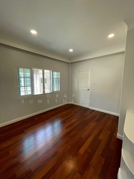 Sukhumvit Garden City 2, Bangkok, Bang Chak, Phra Khanong, Bangkok, 4 Bedrooms, 250 sqm, Single Detached House For Sale, by Orapa Sumetheesirisakul, 500160114 - DDproperty.com