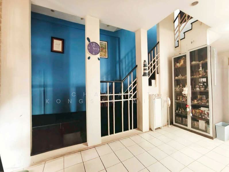 ขายทาวน์โฮม 3 ชั้น หลังมุม บ้านริมสวนดอนเมือง ซอยประชาอุทิศ12 มีพื้นที่ด้านข้าง ต่อเติมครัว, กรุงเทพ, ประชาอุทิศ, ดอนเมือง, ดอนเมือง, กรุงเทพ, 180 ตร.ม., ทาวน์เฮ้าส์ ขาย, โดย CHAWALIT KONGSAKPAIBUL, 500160124 - DDproperty.com