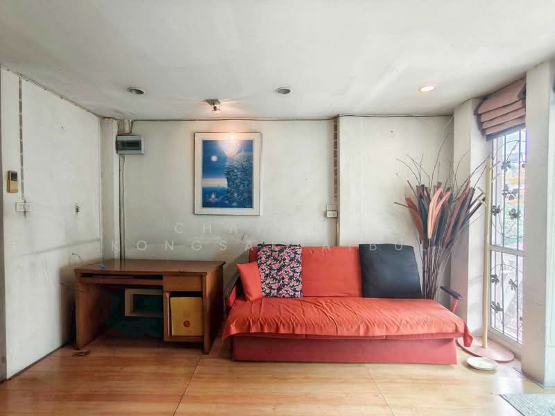 3-story corner townhome for sale in Rim Suan Don Mueang, Soi Pracha Uthit 12., Bangkok, ประชาอุทิศ, Don Mueang, Don Mueang, Bangkok, 3 Bedrooms, 180 sqm, Townhouse For Sale, by CHAWALIT KONGSAKPAIBUL, 500160124 - DDproperty.com