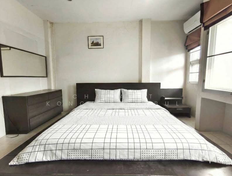 3-story corner townhome for sale in Rim Suan Don Mueang, Soi Pracha Uthit 12., Bangkok, ประชาอุทิศ, Don Mueang, Don Mueang, Bangkok, 3 Bedrooms, 180 sqm, Townhouse For Sale, by CHAWALIT KONGSAKPAIBUL, 500160124 - DDproperty.com