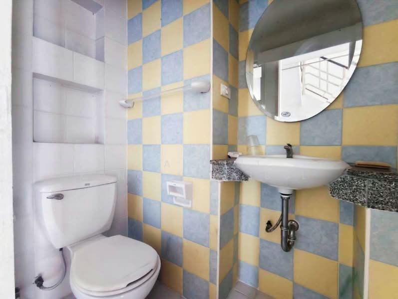 ขายทาวน์โฮม 3 ชั้น หลังมุม บ้านริมสวนดอนเมือง ซอยประชาอุทิศ12 มีพื้นที่ด้านข้าง ต่อเติมครัว, กรุงเทพ, ประชาอุทิศ, ดอนเมือง, ดอนเมือง, กรุงเทพ, 180 ตร.ม., ทาวน์เฮ้าส์ ขาย, โดย CHAWALIT KONGSAKPAIBUL, 500160124 - DDproperty.com