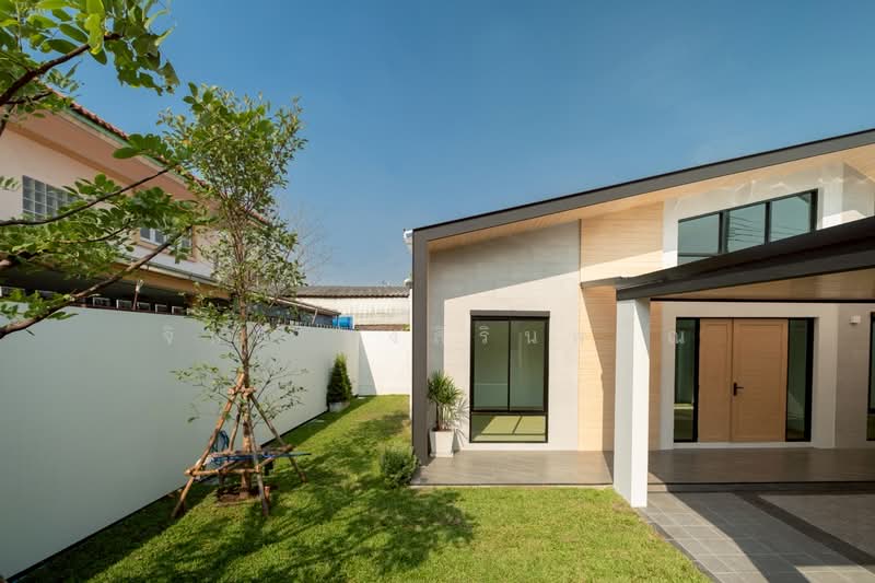 Thanasin Village, Bangkok, Nawamin Road 68, Khlong Kum, Bueng Kum, Bangkok, 3 Bedrooms, 130 sqm, Single Detached House For Sale, by จินดี รุ่งสิรินพคุณ, 500160172 - DDproperty.com