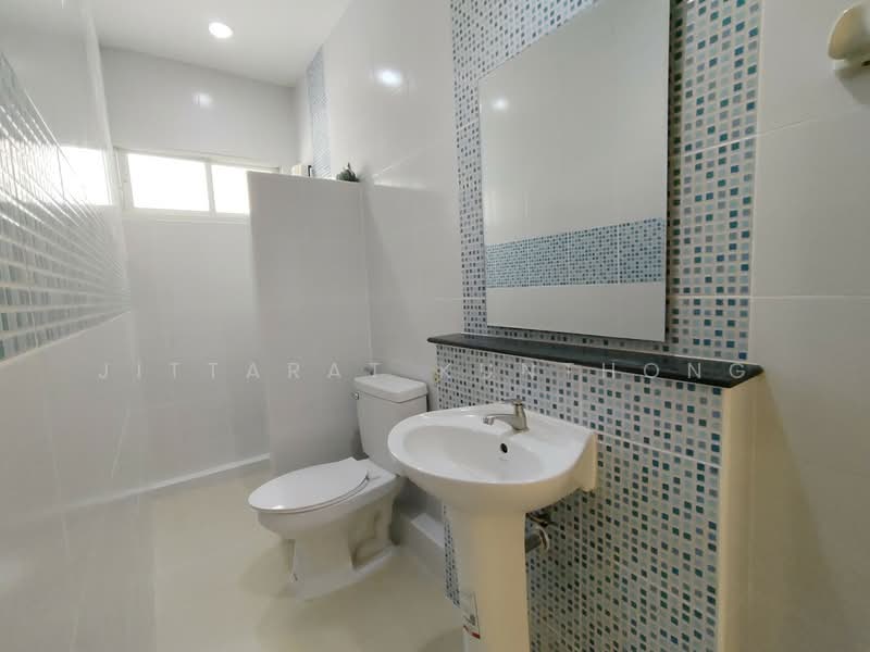 I Leaf Town Lumlukka Klong 3, Pathum Thani, Lam Luk Ka, Lam Luk Ka, Pathum Thani, 4 Bedrooms, 120 sqm, Townhouse For Sale, by Jittarat Kunthong, 500160256 - DDproperty.com