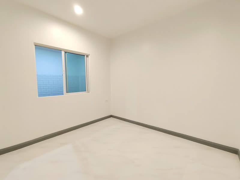 I Leaf Town Lumlukka Klong 3, Pathum Thani, Lam Luk Ka, Lam Luk Ka, Pathum Thani, 4 Bedrooms, 120 sqm, Townhouse For Sale, by Jittarat Kunthong, 500160256 - DDproperty.com