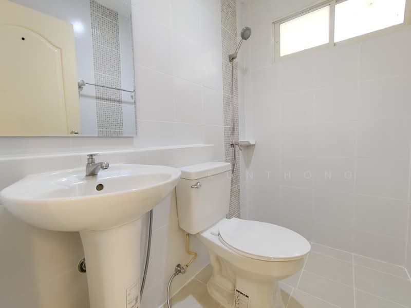 I Leaf Town Lumlukka Klong 3, Pathum Thani, Lam Luk Ka, Lam Luk Ka, Pathum Thani, 4 Bedrooms, 120 sqm, Townhouse For Sale, by Jittarat Kunthong, 500160256 - DDproperty.com