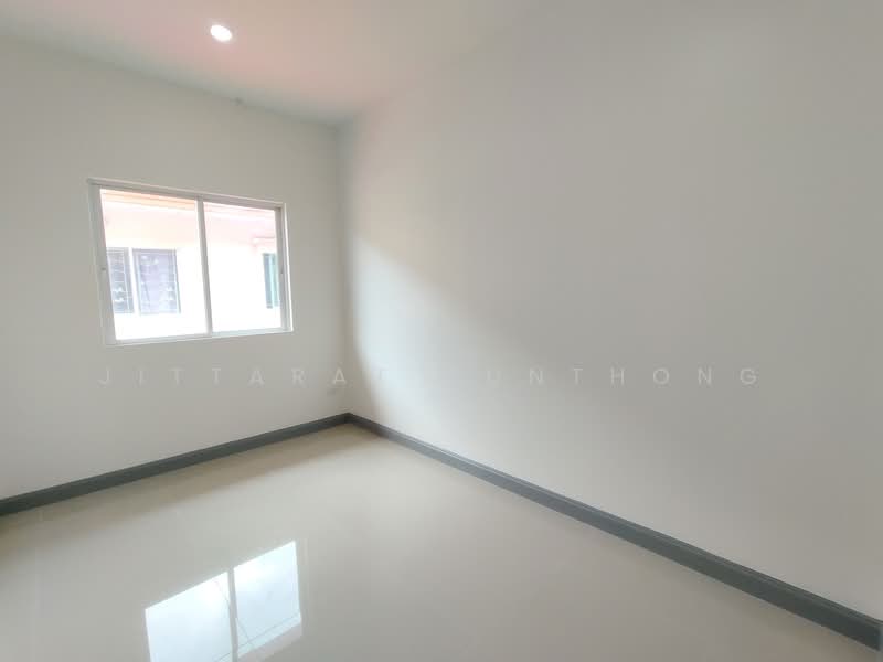 I Leaf Town Lumlukka Klong 3, Pathum Thani, Lam Luk Ka, Lam Luk Ka, Pathum Thani, 4 Bedrooms, 120 sqm, Townhouse For Sale, by Jittarat Kunthong, 500160256 - DDproperty.com