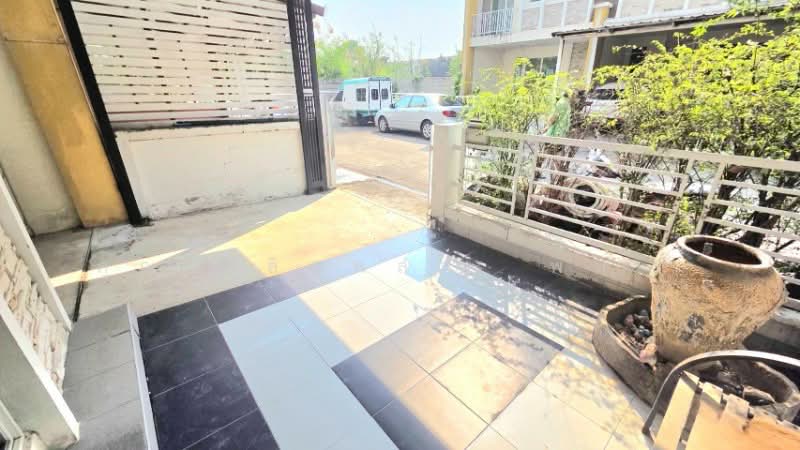 Golden Avenue Chaengwattana-Tiwanon : โกลเด้น อเวนิว แจ้งวัฒนะ-ติวานนท์, นนทบุรี, ถนนสุขาประชาสรรค์ 3, บางพูด, ปากเกร็ด, นนทบุรี, 130 ตร.ม., ทาวน์เฮ้าส์ ขายดาวน์, โดย คุณ ชลิตพล ( พล ), 500160277 - DDproperty.com