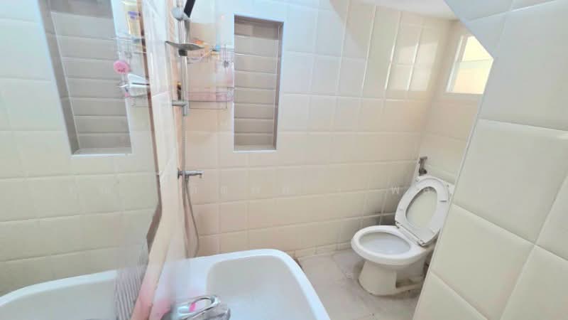 Golden Avenue Chaengwattana-Tiwanon, Nonthaburi, Sukhaprachasan Road 3, Bang Phut, Pak Kret, Nonthaburi, 4 Bedrooms, 130 sqm, Townhouse Option To Buy, by คุณ ชลิตพล ( พล ), 500160277 - DDproperty.com