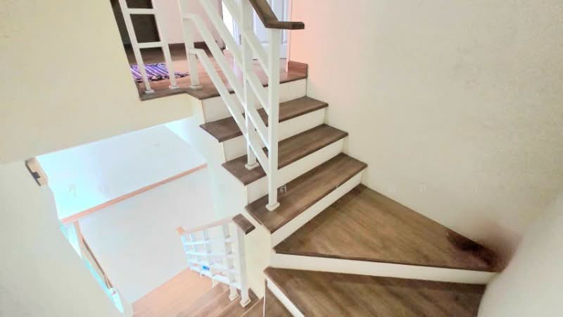 Golden Avenue Chaengwattana-Tiwanon, Nonthaburi, Sukhaprachasan Road 3, Bang Phut, Pak Kret, Nonthaburi, 4 Bedrooms, 130 sqm, Townhouse Option To Buy, by คุณ ชลิตพล ( พล ), 500160277 - DDproperty.com