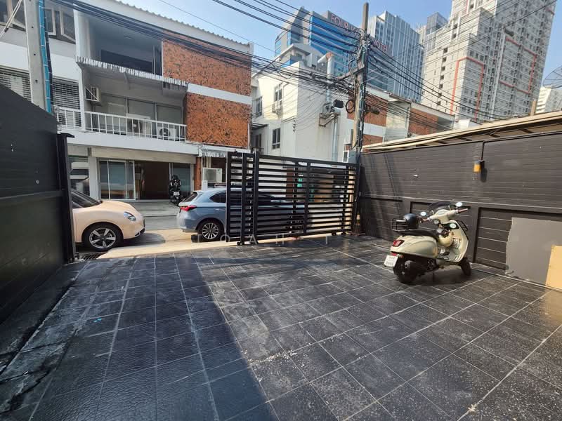 อาคารให้เช่า พร้อมพงษ์ สุขุมวิท : Building for rent, Phrom Phong, Sukhumvit., กรุงเทพ, คลองตัน, คลองเตย, กรุงเทพ, 250 ตร.ม., ตึกแถว-อาคารพาณิชย์ ให้เช่า, โดย TOAH T., 500160287 - DDproperty.com