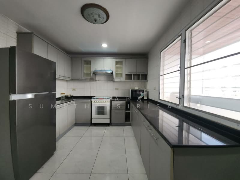 Empire House, Bangkok, Eakamai, Khlong Tan Nua, Watthana, Bangkok, 3 Bedrooms, 183 sqm, Condo For Sale, by Orapa Sumetheesirisakul, 500160294 - DDproperty.com