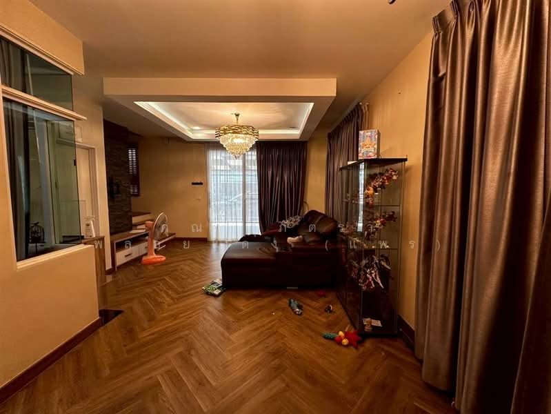 โกลเด้น ทาวน์ ลาดพร้าว-เกษตรนวมินทร์ (Golden Town Ladprao-Kaset Nawamin), กรุงเทพ, คลองกุ่ม, บึงกุ่ม, กรุงเทพ, 150 ตร.ม., ทาวน์เฮ้าส์ ขาย, โดย คุณ สุภัตรา พลอยแดง (แพร), 500160301 - DDproperty.com