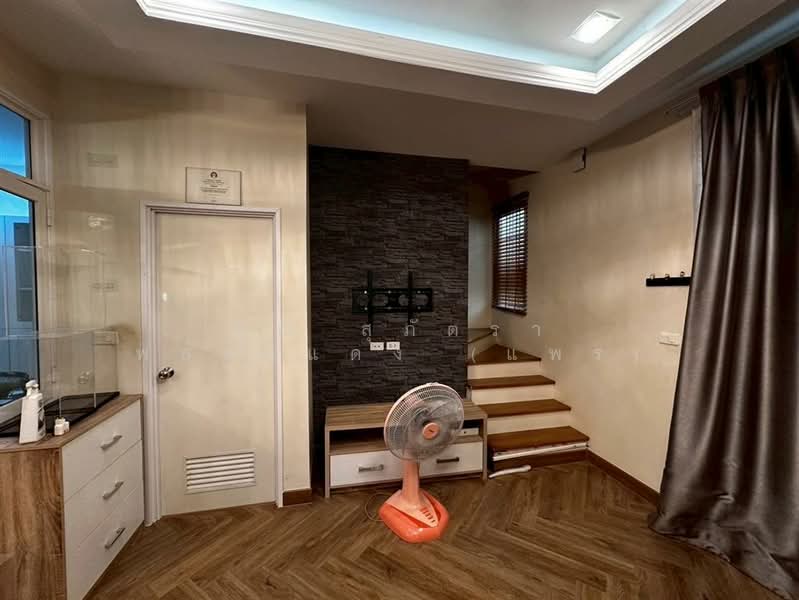 โกลเด้น ทาวน์ ลาดพร้าว-เกษตรนวมินทร์ (Golden Town Ladprao-Kaset Nawamin), Bangkok, Khlong Kum, Bueng Kum, Bangkok, 4 Bedrooms, 150 sqm, Townhouse For Sale, by คุณ สุภัตรา พลอยแดง (แพร), 500160301 - DDproperty.com