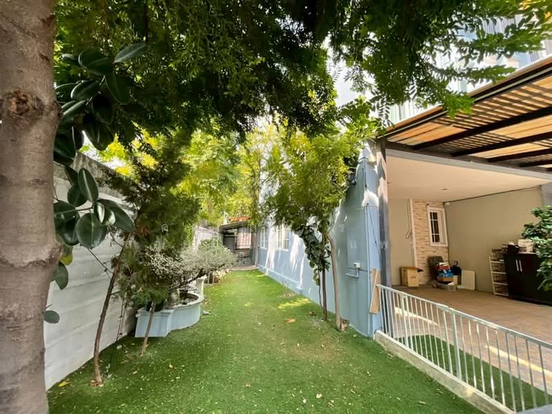 โกลเด้น ทาวน์ ลาดพร้าว-เกษตรนวมินทร์ (Golden Town Ladprao-Kaset Nawamin), Bangkok, Khlong Kum, Bueng Kum, Bangkok, 4 Bedrooms, 150 sqm, Townhouse For Sale, by คุณ สุภัตรา พลอยแดง (แพร), 500160301 - DDproperty.com