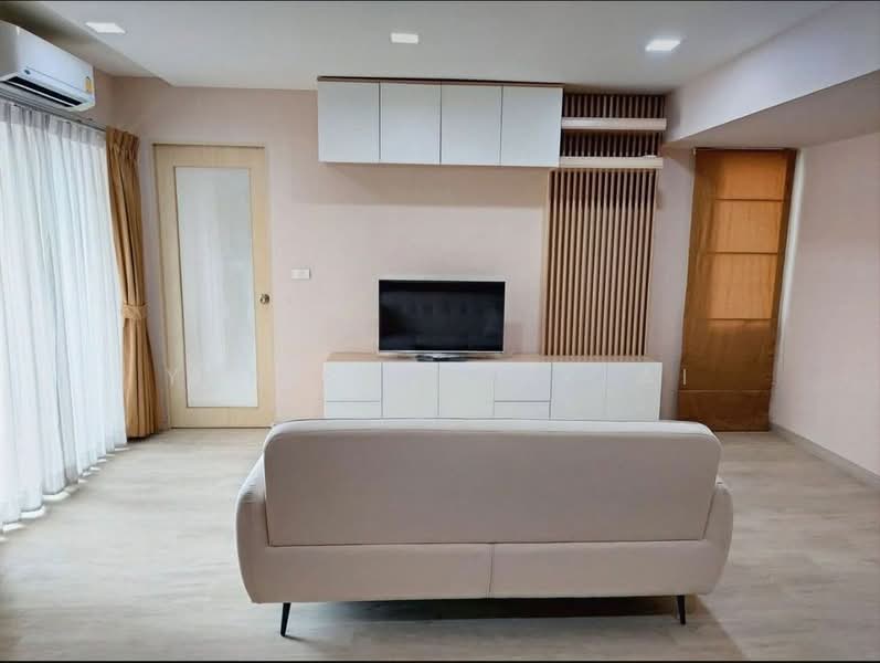 My Resort Bangkok, Bangkok, 1724 Petchaburi Road, Bang Kapi, Huai Khwang, Bangkok, 1 Bedroom, 47 sqm, Condo For Rent, by Yanisa Nakklai, 500160362 - DDproperty.com