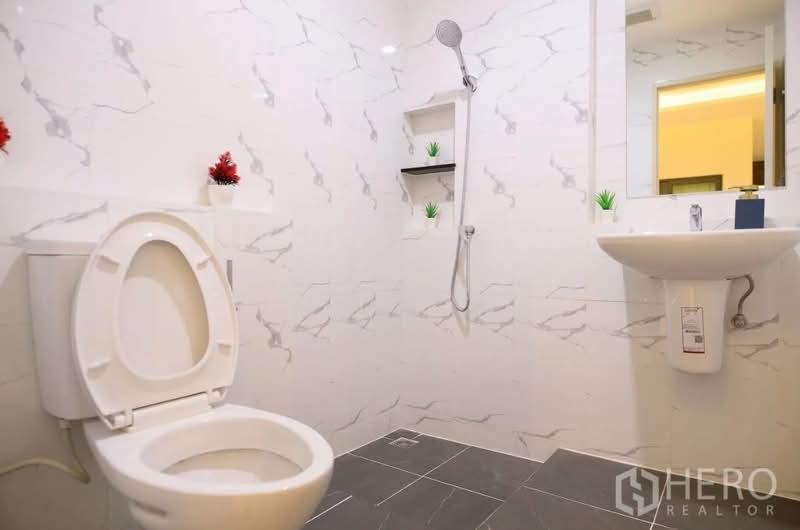 For rent or sale 4 Bedroom Townhouse in Pleno Sukhumvit-Bangna 4 in Bang Phli hre00251, Samut Prakan, Bang Kaeo, Bang Plee, Samut Prakan, 4 Bedrooms, 174 sqm, Townhouse For Sale, by Hero Realtor Co., Ltd., 500160365 - DDproperty.com