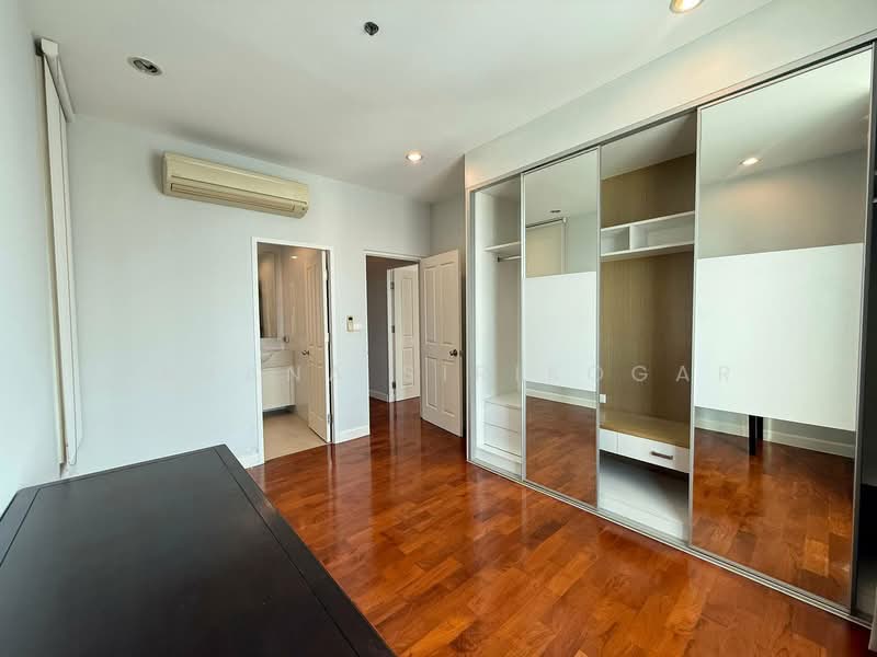 Siri Residence, Bangkok, 21 Soi Sukhumvit 24, Khong Tan, Khlong Toei, Bangkok, 3 Bedrooms, 188 sqm, Condo For Rent, by Pavana Sirikogar, 500160369 - DDproperty.com