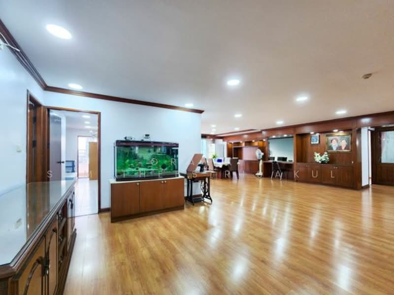 Wattana Heights, Bangkok, Sukhumvit Road, Khlongtoei Nua, Watthana, Bangkok, 3 Bedrooms, 336 sqm, Condo For Sale, by Orapa Sumetheesirisakul, 500160387 - DDproperty.com