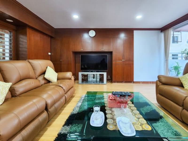 Wattana Heights, Bangkok, Sukhumvit Road, Khlongtoei Nua, Watthana, Bangkok, 3 Bedrooms, 336 sqm, Condo For Sale, by Orapa Sumetheesirisakul, 500160387 - DDproperty.com