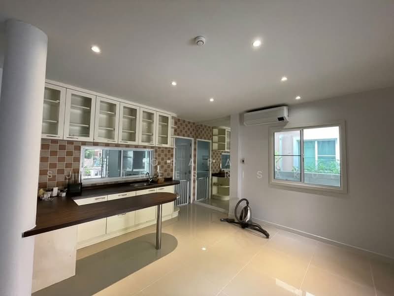 3-BR House, Bangkok, Lat Phrao, Lat Phrao, Bangkok, 3 Bedrooms, 180 sqm, Single Detached House For Sale, by Orapa Sumetheesirisakul, 500160451 - DDproperty.com