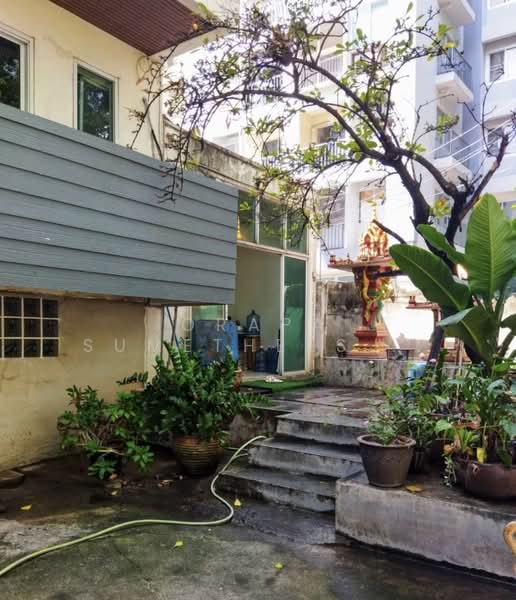 6-BR Townhouse, Bangkok, Lat Phrao, Lat Phrao, Bangkok, 6 Bedrooms, 450 sqm, Townhouse For Sale, by Orapa Sumetheesirisakul, 500160542 - DDproperty.com