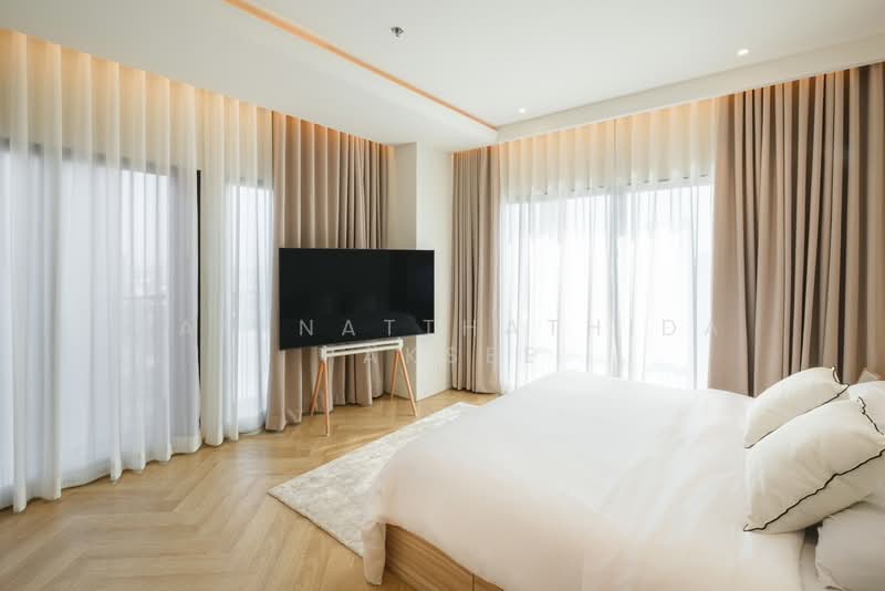 Noble Reveal, Bangkok, 36 Soi Sukhumvit 63, Ekamai Road, Phra Kanong Nua, Watthana, Bangkok, 2 Bedrooms, 83 sqm, Condo For Sale, by Kao Natthathida Paksee, 500160583 - DDproperty.com