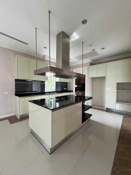 The Royal Residence, Bangkok, Prasert - Manukitch Road, Chorake Bua, Lat Phrao, Bangkok, 7 Bedrooms, 1,154 sqm, Single Detached House For Sale, by Orapa Sumetheesirisakul, 500160584 - DDproperty.com