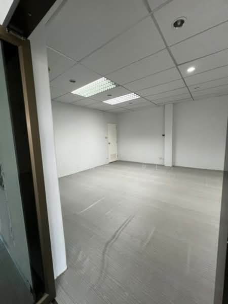 ให้เช่าอาคารสำนักงาน 3ชั้น เนื้อที่เกือบ 1ไร่ ย่านถนนจันทน์ ใกล้สาทร สีลม เจริญกรุ, กรุงเทพ, ทุ่งวัดดอน, สาทร, กรุงเทพ, 1,560 ตร.ม., สำนักงาน ให้เช่า, โดย Seng .PL, 500160614 - DDproperty.com