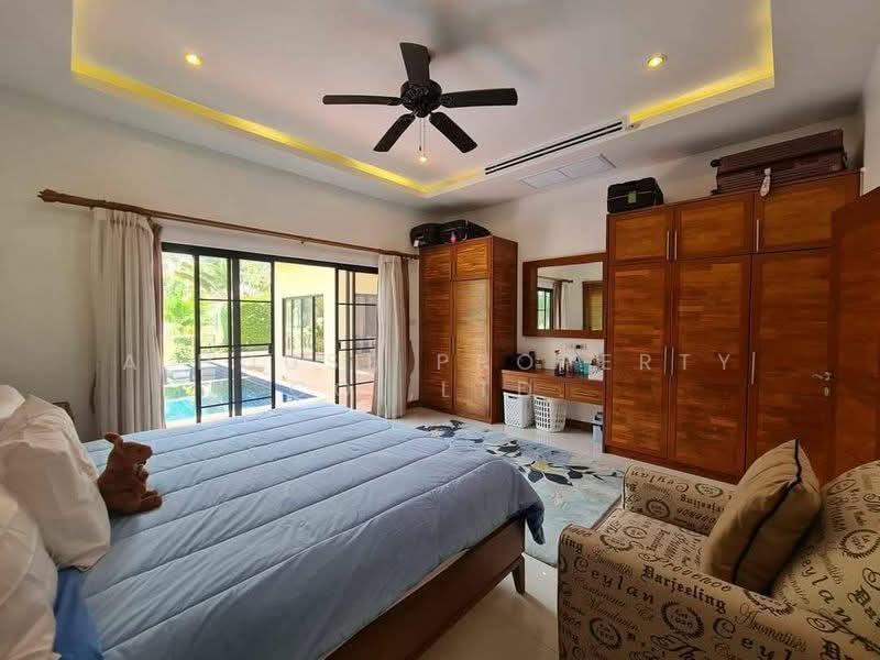 Luxury beachfront pool villa for sale in Bang Saray Beach., Chon Buri (Pattaya), Bang Sa-re, Sattahip, Chon Buri (Pattaya), 3 Bedrooms, 380 sqm, Villa For Sale, by A House Property Co.,Ltd., 500160637 - DDproperty.com