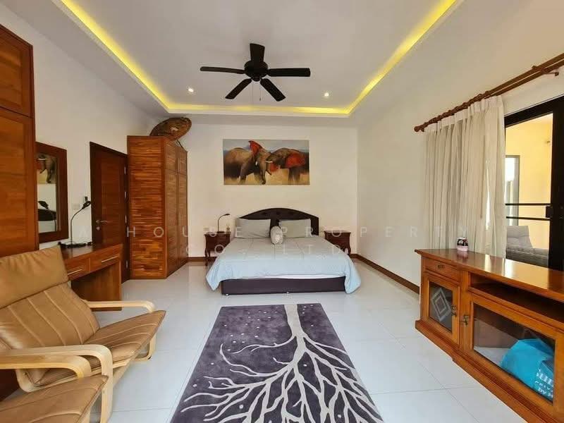 Luxury beachfront pool villa for sale in Bang Saray Beach., Chon Buri (Pattaya), Bang Sa-re, Sattahip, Chon Buri (Pattaya), 3 Bedrooms, 380 sqm, Villa For Sale, by A House Property Co.,Ltd., 500160637 - DDproperty.com